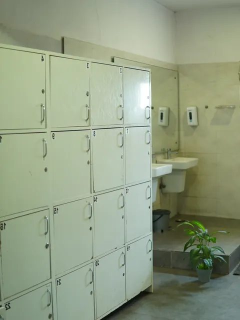 Fitness9 Karkhana — locker room