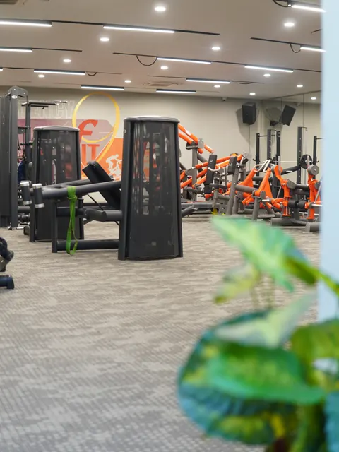 Fitness9 Kompally — strength training machines
